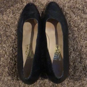 Black Leather Salvatore Ferragamo Womens Pumps
